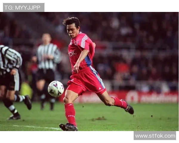 足球明星生涯总收入揭秘:从绿茵场到商业帝国的财富之路 足球明星生涯总收入揭秘:从绿茵场到商业帝国的财富之路