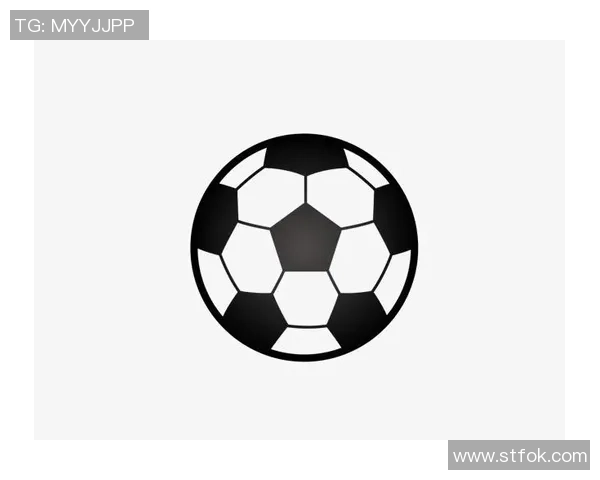 足球明星黑白艺术作品展现运动之美与激情的结合